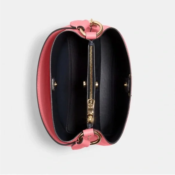 Coach Pink Town Bucket Bag ! - Picture 3 of 8